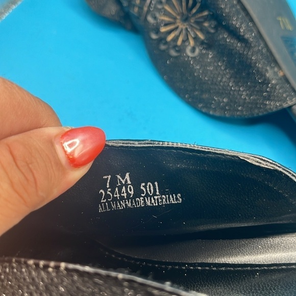 Pierre Dumas Serena Glittery Beaded black Heeled Mules Women Size 7M, open toe - Picture 8 of 8